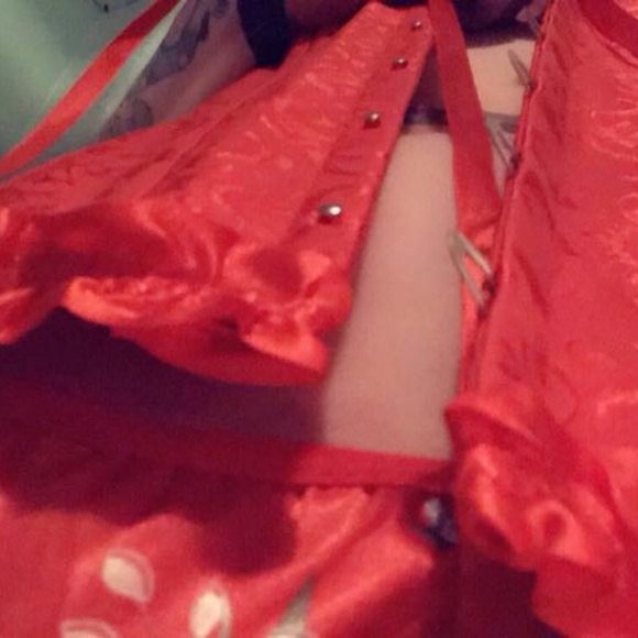 Women's sexy red Large corset set - Picture 4 of 4